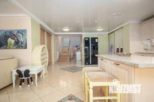 Дом 450м², 3-этажный, участок 12 сот.  