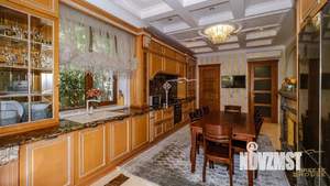 Дом 410м², 3-этажный, участок 14 сот.  