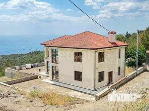 Дом 237м&sup2;, 3-этажный, участок 6 сот.  