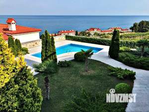 Дом 409м&sup2;, 2-этажный, участок 9 сот.  