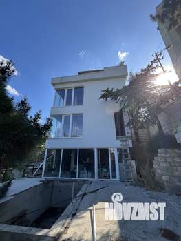 Дом 253м², 3-этажный, участок 3 сот.  