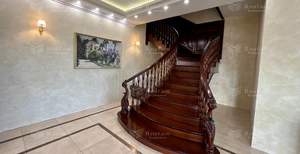 Дом 502м², 3-этажный, участок 10 сот.  