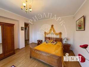 Дом 317м&sup2;, 3-этажный, участок 5 сот.  