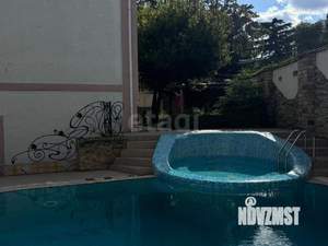 Дом 285м&sup2;, 3-этажный, участок 6 сот.  