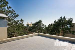 Дом 146м&sup2;, 3-этажный, участок 3 сот.  