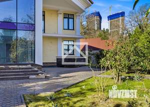 Дом 600м&sup2;, 2-этажный, участок 20 сот.  