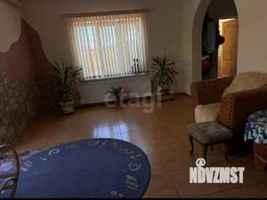 Дом 285м&sup2;, 3-этажный, участок 6 сот.  