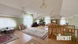 Дом 532м&sup2;, 3-этажный, участок 9 сот.  