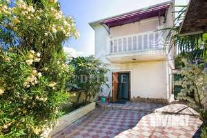 Дом 270м&sup2;, 3-этажный, участок 3 сот.  