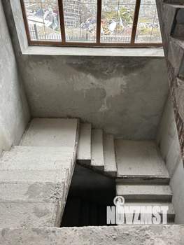 Дом 400м&sup2;, 3-этажный, участок 10 сот.  