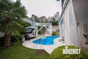 Дом 350м&sup2;, 2-этажный, участок 9 сот.  