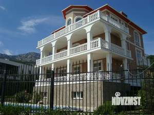 Коттедж 470м&sup2;, 3-этажный, участок 10 сот.  