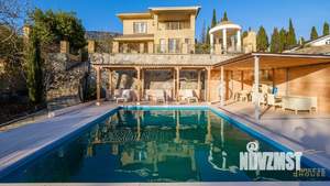 Дом 460м&sup2;, 3-этажный, участок 12 сот.  