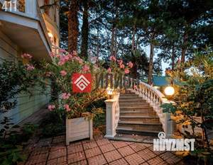 Дом 740м&sup2;, 4-этажный, участок 9 сот.  