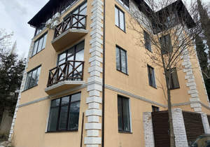 Дом 350м&sup2;, 5-этажный, участок 230 сот.  