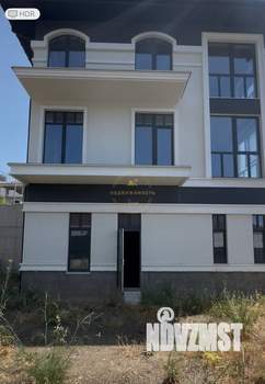 Дом 300м&sup2;, 3-этажный, участок 6 сот.  