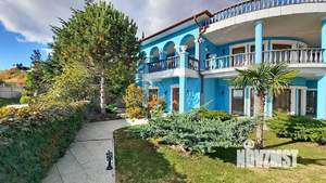 Дом 409м&sup2;, 2-этажный, участок 9 сот.  