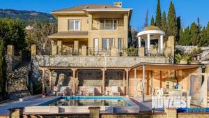 Дом 460м&sup2;, 3-этажный, участок 12 сот.  