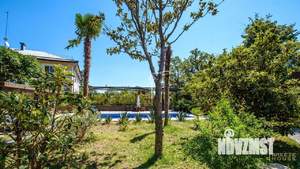 Дом 600м&sup2;, 3-этажный, участок 20 сот.  