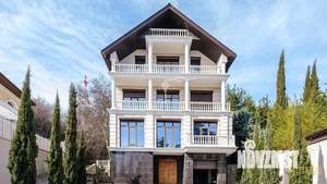 Дом 916м&sup2;, 4-этажный, участок 40 сот.  