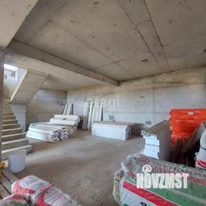 Дом 273м&sup2;, 3-этажный, участок 6 сот.  