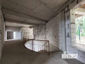 Дом 1077м&sup2;, 3-этажный, участок 13 сот.  