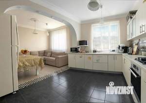 Дом 170м&sup2;, 3-этажный, участок 7 сот.  