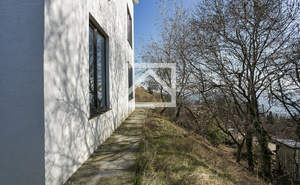 Дом 210м&sup2;, 3-этажный, участок 4 сот.  