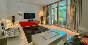 Дом 350м&sup2;, 2-этажный, участок 9 сот.  