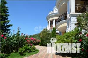 Дом 654м&sup2;, 3-этажный, участок 38 сот.  