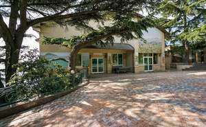 Дом 1500м², 4-этажный, участок 42 сот.  