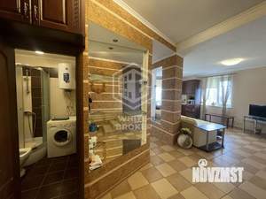 Дом 164м&sup2;, 3-этажный, участок 1 сот.  