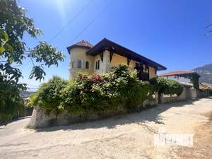 Дом 280м², 3-этажный, участок 5 сот.  