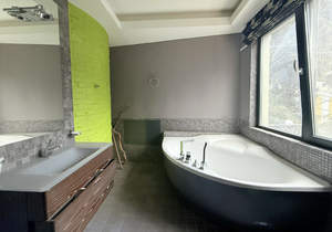 Дом 426м&sup2;, 4-этажный, участок 3 сот.  