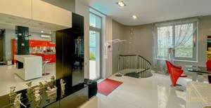 Дом 350м&sup2;, 2-этажный, участок 9 сот.  