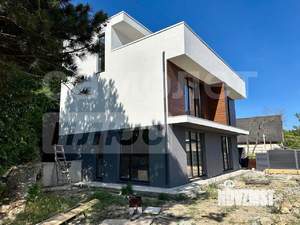 Коттедж 271м&sup2;, 3-этажный, участок 6 сот.  