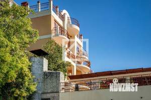 Дом 1802м², 5-этажный, участок 31 сот.  