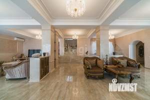 Дом 725м&sup2;, 3-этажный, участок 24 сот.  