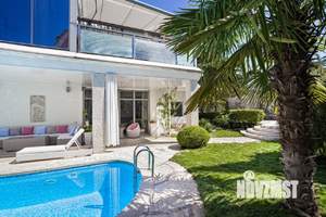 Дом 350м&sup2;, 2-этажный, участок 9 сот.  