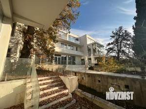 Дом 1184м&sup2;, 3-этажный, участок 21 сот.  