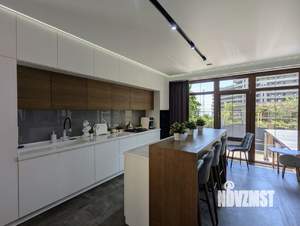 Дом 285м&sup2;, 3-этажный, участок 12 сот.  