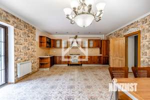 Дом 599м², 3-этажный, участок 13 сот.  