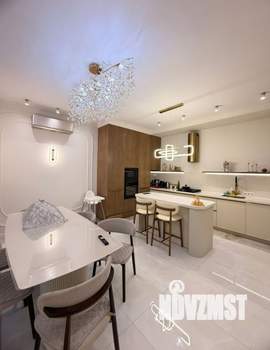 Дом 290м&sup2;, 2-этажный, участок 5 сот.  