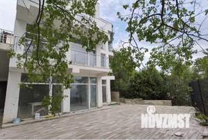 Дом 380м&sup2;, 3-этажный, участок 4 сот.  