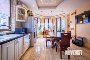 Дом 395м&sup2;, 4-этажный, участок 6 сот.  