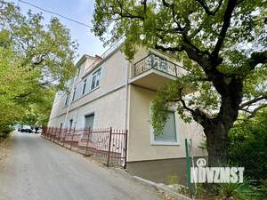 Дом 375м², 3-этажный, участок 1 сот.  