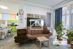 Дом 297м², 3-этажный, участок 12 сот.  