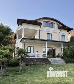 Дом 580м², 3-этажный, участок 12 сот.  