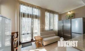 Дом 580м², 3-этажный, участок 17 сот.  