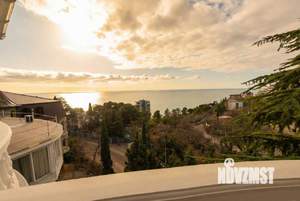 Дом 873м&sup2;, 4-этажный, участок 8 сот.  